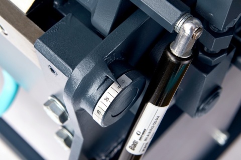 Zaginarka ręczna do blach ZGR 1500/1 MAZANEK