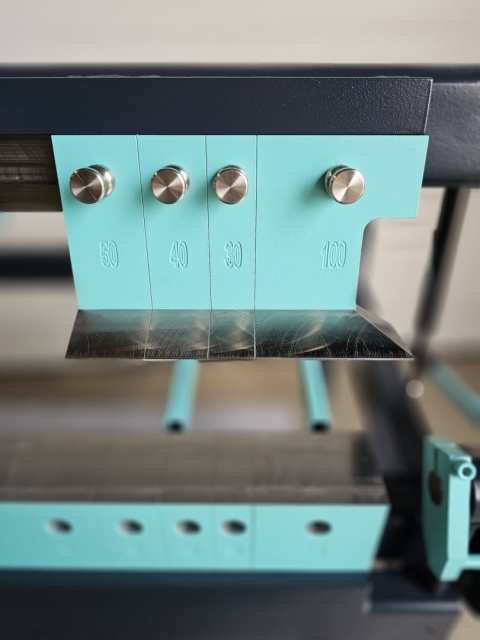 Zaginarka ręczna segmentowa ZGRs 1250 L/1,0 MAZANEK