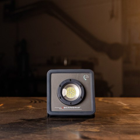 Akumulatorowa lampa robocza multi-LED, 2000 lm, 7.2V/3.2Ah, USB-C, NOVA R, SCANGRIP [03.6201]