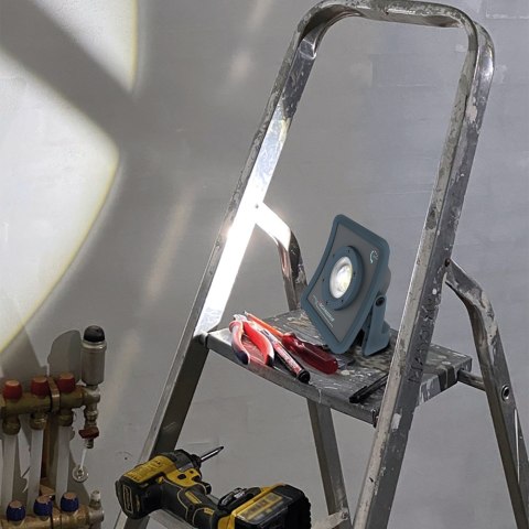 Akumulatorowa lampa robocza multi-LED, 2000 lm, 7.2V/3.2Ah, USB-C, NOVA R, SCANGRIP [03.6201]