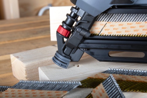 Gwoździarka taśmowa akumulatorowa SENCO F-35XP FUSION 34° 50–90 mm – profesjonalna gwoździarka bezprzewodowa