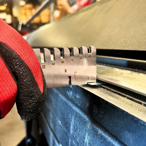 FalzMaker 1szt. — przymiar do rąbka stojącego z rysikiem traserskim 5–10 mm (stal nierdzewna) | Tiger Tools