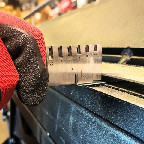 FalzMaker 1szt. — przymiar do rąbka stojącego z rysikiem traserskim 5–10 mm (stal nierdzewna) | Tiger Tools