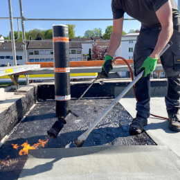 Flat Roof Spatula 100cm – Narzędzie do dociskania papy na dachach płaskich