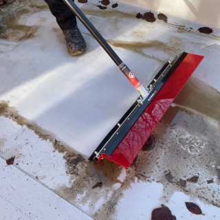 Haidl Flat Roof Shield Sweeper – Profesjonalny spychacz, łopata do usuwania wody