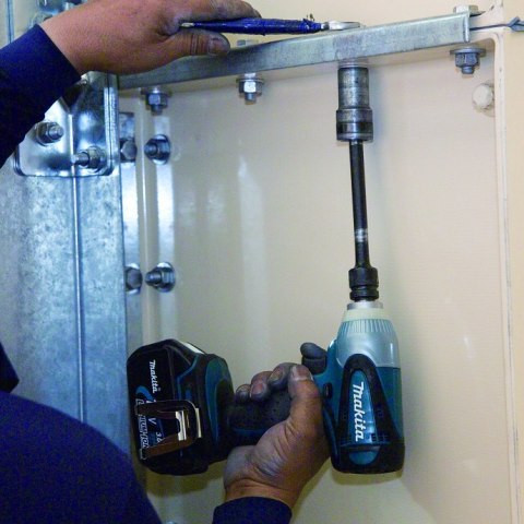 Akumulatorowy klucz udarowy 1/2", 230Nm, 18V Li-Ion, LXT Makita [DTW251Z]