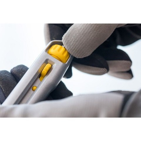 Nóż z wymiennym ostrzem łamanym 18mm Stanley [0-10-018]