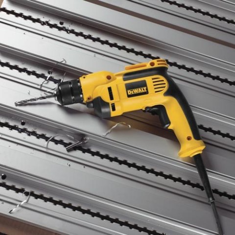 Elektryczna jednobiegowa wiertarka bez udaru 701W DeWalt [DWD112S-QS]