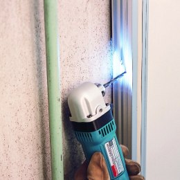 Wiertarka kątowa bezudarowa 450W Makita [DA3010F]