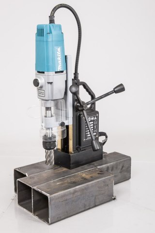 Wiertarka 2-biegowa na stopie magnetycznej, 1150W, zakres pracy 12-50mm, Makita [HB500]