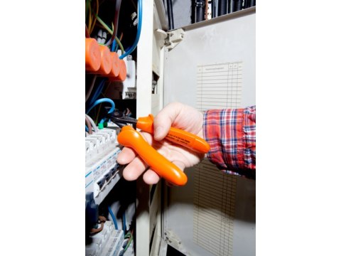 Obcinak boczny izolowany, do prac z napięciem 1000V, z progresywną krawędzią tnącą 200mm, ERGO Bahco [2101S-200]