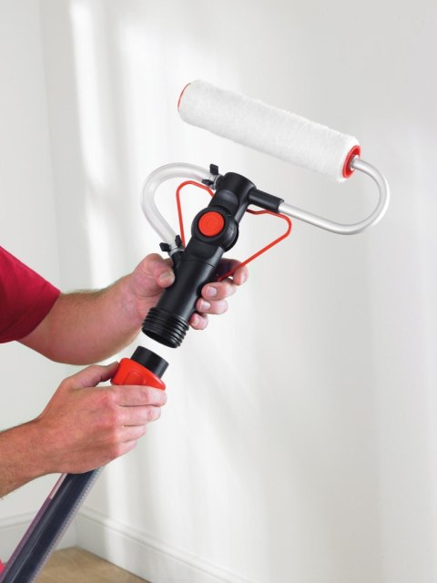 Wałek malarski ze zbiornikiem na farbę na wysięgniku Black+Decker [BDPR400-XJ]