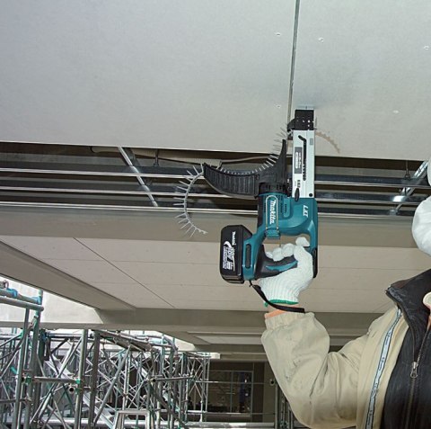 Akumulatorowa wkrętarka z magazynkiem do płyt G-K Makita [DFR550Z] 18V Li-Ion