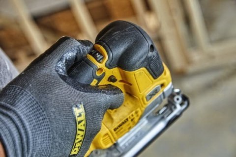 Akumulatorowa wyrzynarka bezszczotkowa XR,18V Li-lon 2x5,0Ah, w skrzyni TStak DeWalt [DCS334P2-QW]