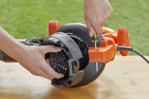 Dmuchawa/odkurzacz/rozdrabniarka ogrodowa 2600W, 40l, Black+Decker [BEBLV260-QS]