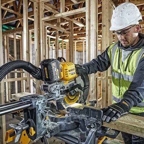 Akumulatorowa pilarka tarczowa/ukośnica 250mm, 54V 2x6,0Ah XR, Li-Ion DeWALT [DCS727T2-QW]