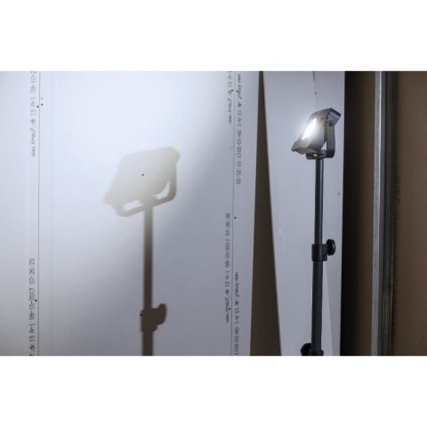 Akumulatorowy reflektor roboczy SMD LED 1000 lumenów, Li-lon 3,6V/5Ah, POWERBANK USB, FLOOD LITE S Scangrip [03.5630]