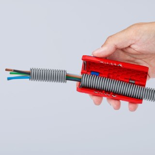 TwistCut Obcinak do rur karbowanych, 13-32mm, Knipex [90 22 01 SB]