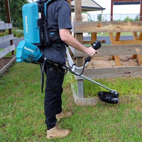 Akumulatorowa podkaszarka do trawy 43cm do pracy z plecakiem zasilajacym 2x18V Li-Ion LXT Makita [UR201CZ]