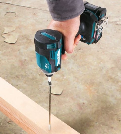 Akumulatorowa zakrętarka udarowa 1/4", 40V max Li-Ion, 2x4,0Ah, serii XGT Makita [TD001GM201]