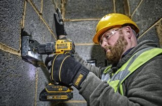 Akumulatorowa wiertarko-wkrętarka, 2x2.0Ah, 18V XR, DEWALT [DCD708D2T-QW]