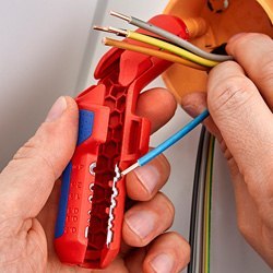 Uniwersalny ściągacz izolacji ERGOSTRIP, przekroje 0,2-4,0mm², Knipex [16 95 02 SB]