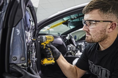 Wkrętarka akumulatorowa z wierceniem 12V DeWalt [DCF601D2-QW] Li-Ion, 2x2,0Ah