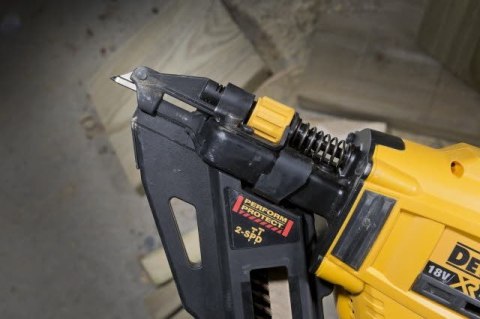 Akumulatorowa gwoździarka, 18V, 2x5.0Ah, DeWalt [DCN693P2-QW]