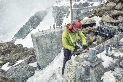 Akumulatorowa szlifierka kątowa FlexVolt 125 mm, 54V Li-Ion, DeWALT [DCG418N-XJ]