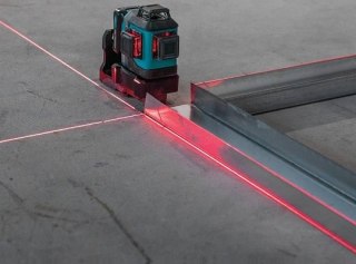Akumulatorowy laser obrotowy 360° z wiązką czerwoną, 25/70 m, Makita [SK700D] 12V max, Li-Ion, CXT