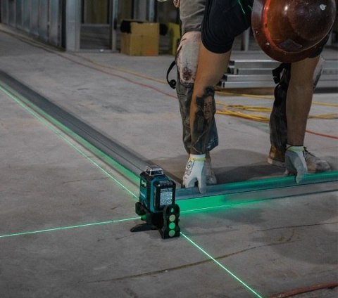 Akumulatorowy laser obrotowy 360° z wiązką zieloną, 35/70 m, Makita [SK700GD] 12V max, Li-Ion, CXT