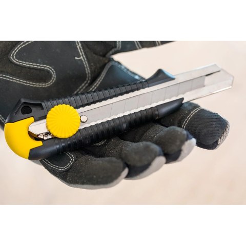 Nóż z wymiennym, łamanym ostrzem 18mm i z blokadą, Stanley [1-10-418]