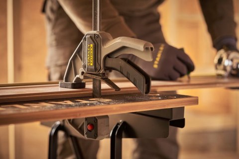 Stół roboczy 2w1 Stanley [STST83400-1] imadło i stół roboczy o maksymalnym obciążeniu 250kg