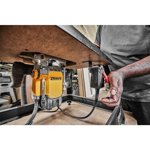 Frezarka górnowrzecionowa 2300W DeWALT [DWE627KT-QS] z włącznikiem zewnętrznym