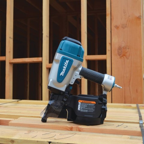Gwoździarka pneumatyczna do gwoździ 45-90mm Makita [AN902]