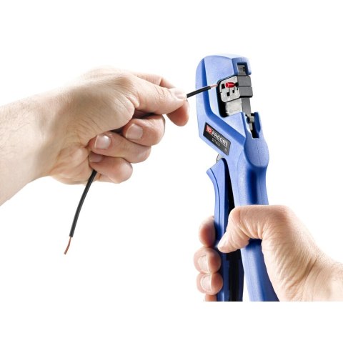 Zestaw dla elektryków firmy Facom [819810] ściągacze izolacji , praska oraz 4 matryce do zagniatania