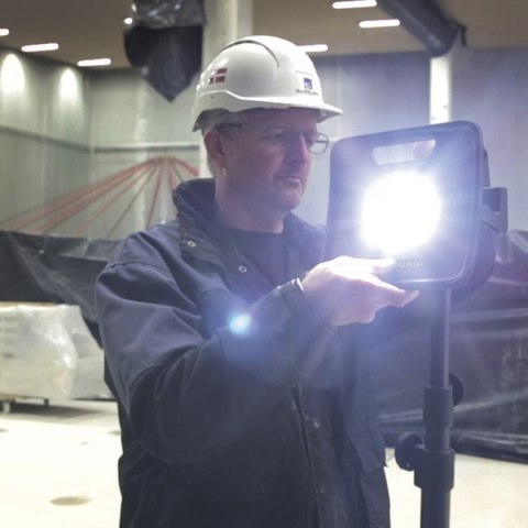 Lampa robocza COB LED 6000 lumenów, NOVA 6K 03.5442 + statyw 03.5431 SCANGRIP [49.0215]