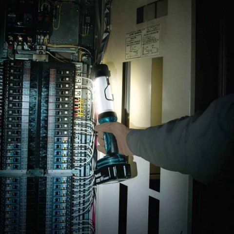 Latarka akumulatorowa 14,4V/18V DML806 Makita [DEBDML806] Li-Ion, LXT