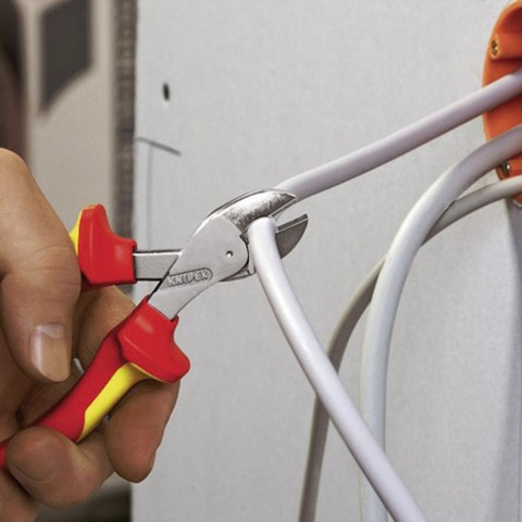 Obcinak boczny wzmocniony X-Cut w izolacji VDE, do prac pod napięciem do 1000V, KNIPEX [73 06 160 T] z zaczepem do asekuracji