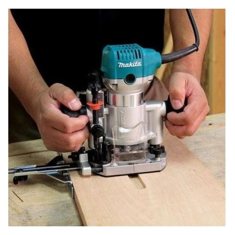 Uniwersalna górnowrzecionowa frezarko-wycinarka 710W, Makita [RT0702C]