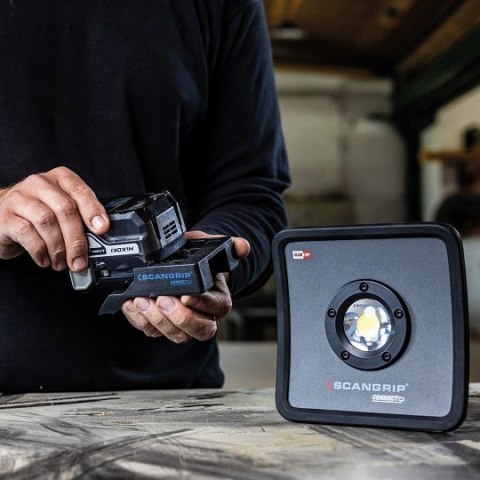 Akumulatorowa lampa robocza ze ściemniaczem COB LED 2000 lumenów, 18V Li-Ion, POWERBANK USB, NOVA 2 CONNECT Scangrip [03.6100C]