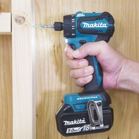 Akumulatorowa wiertarko-wkrętarka 1/4", 18V Makita [DDF083RFJ] 2x3,0 Ah, Li-Ion, LXT