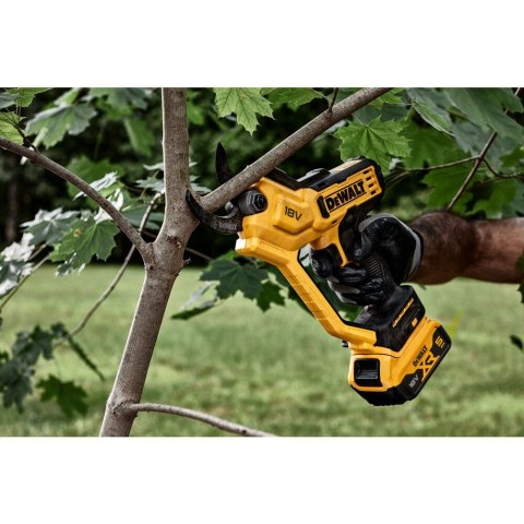 Akumulatorowy sekator do gałęzi 18V Li-Ion, serii XR, DeWalt [DCMPP568N-XJ]