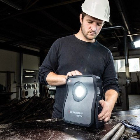 Lampa robocza COB LED 4000 lumenów, 18V Li-Ion, NOVA 4 CONNECT SCANGRIP [03.6101C] Bluetooth