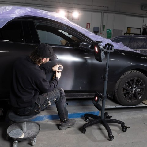 Mobilny statyw teleskopowy 0,9-1,9m, na 5 kółkach, do lamp Scangrip WHEEL STAND [03.5682]