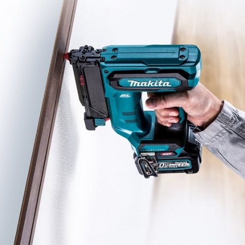 Sztyfciarka akumulatorowa 15-35mm, 40V max XGT, Makita [PT001GZ01] Li-Ion