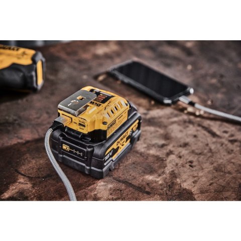 Wielonapięciowy adapter USB do akumulatorów XR Li-Ion 18V i 54V DeWalt [DCB094K-QW]