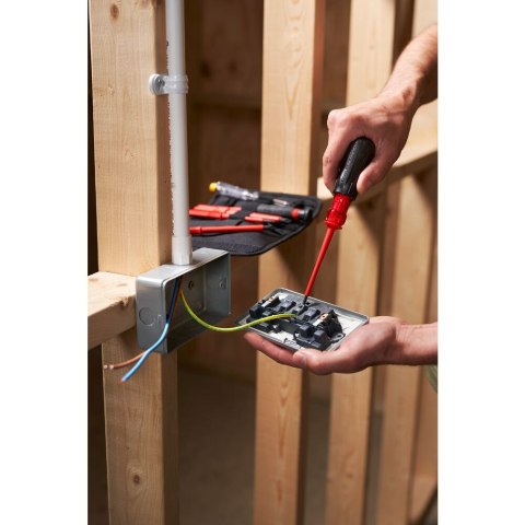 Zestaw: 2 wkrętaków z wymiennymi trzpieniami izolowanymi VDE i próbnikiem napięcia 10szt. Stanley Fatmax [FMHT66426-0] w sakwie