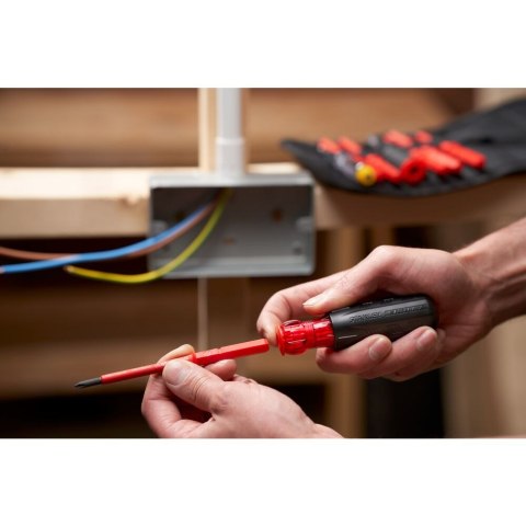 Zestaw: 2 wkrętaków z wymiennymi trzpieniami izolowanymi VDE i próbnikiem napięcia 10szt. Stanley Fatmax [FMHT66426-0] w sakwie