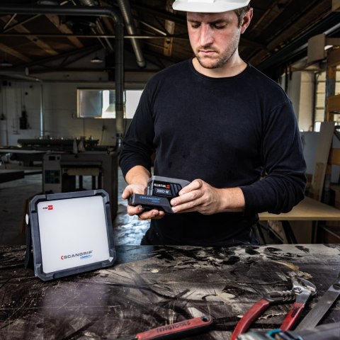 Akumulatorowy reflektor o mocy 2000 lumenów Li-lon 18V,20V VEGA 2 CONNECT Scangrip [03.6106C]